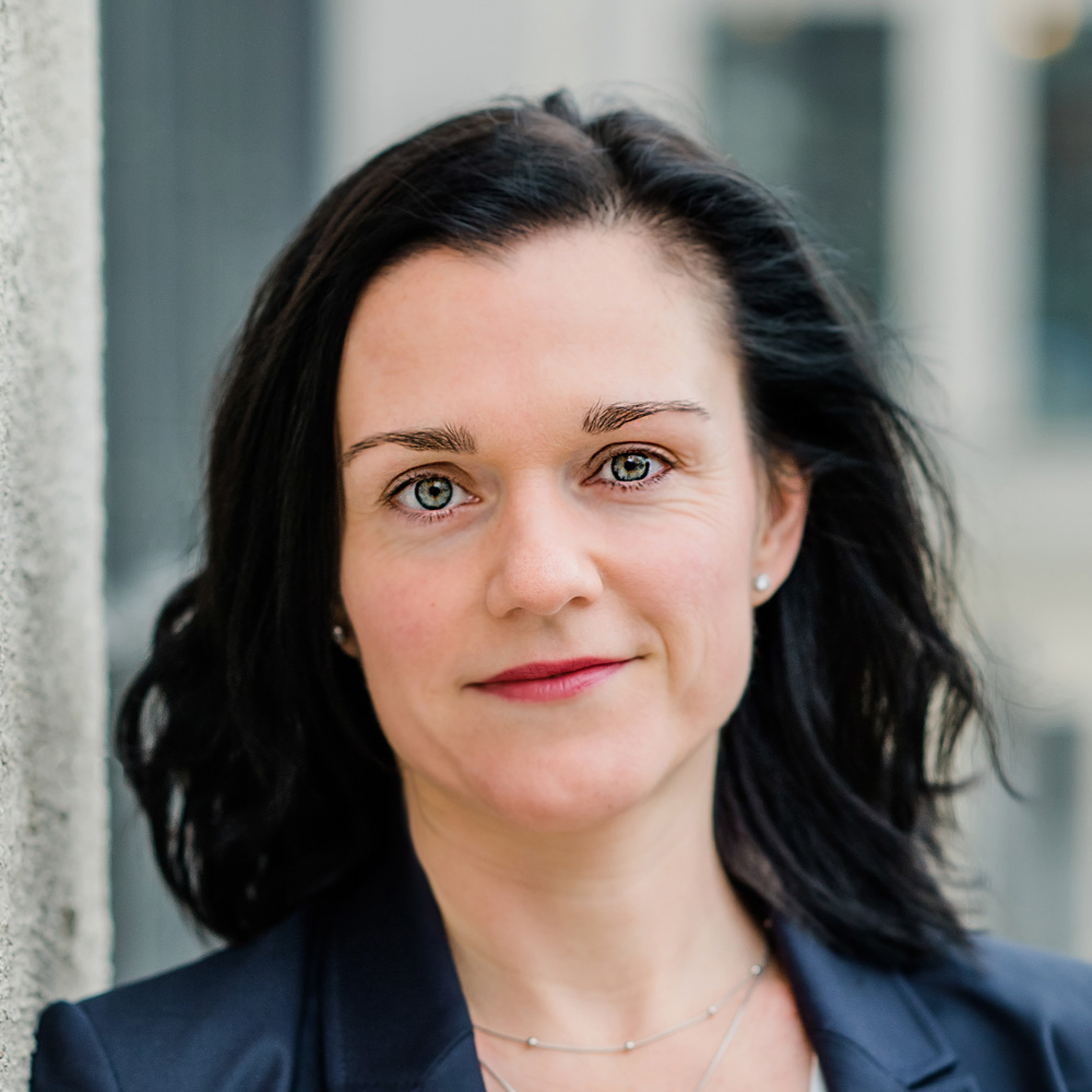 Porträt Dr. Adriane Schmidt